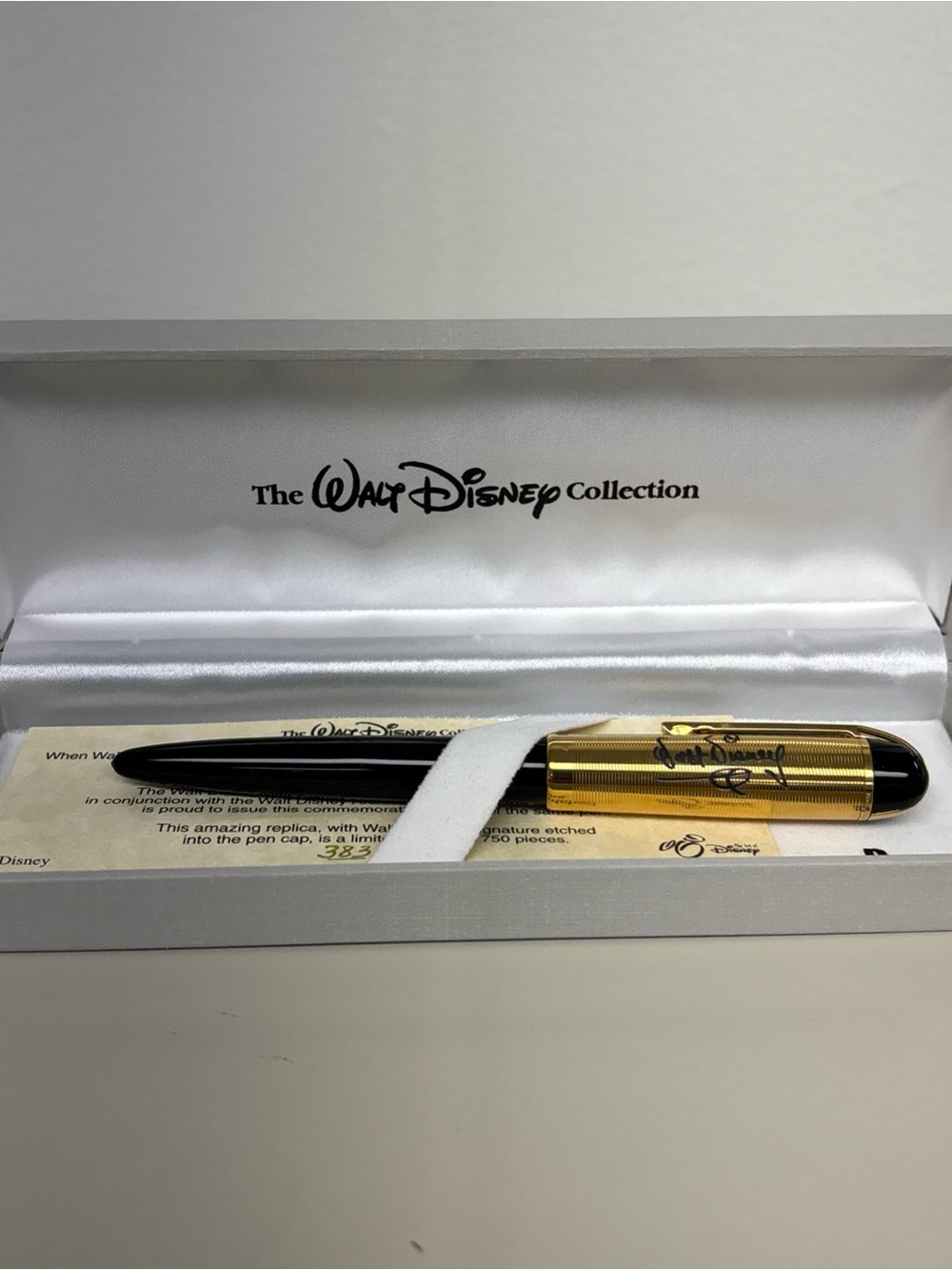 Walt Disney Gallery Eversharp Gold &Black Rare Collector's Fountain Pen  LE